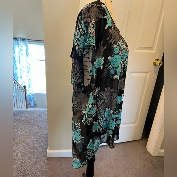 Torrid Size 1 High Low Top EUC 1X Worn Once - Picture 3 of 9